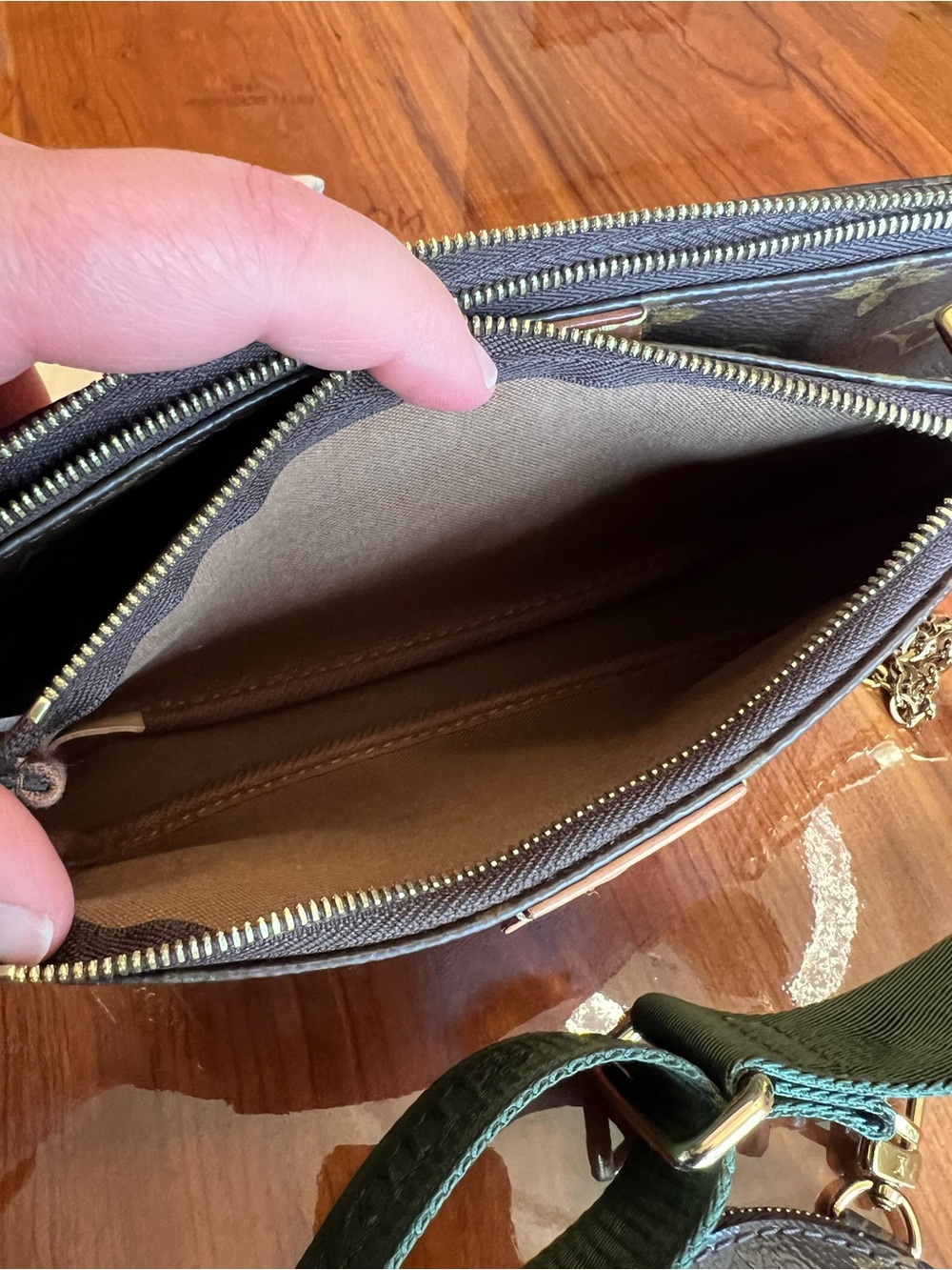 Louis Vuitton Multi Pochette Accessoires Monogram Crossbody Bag Khaki Strap - Picture 8 of 17